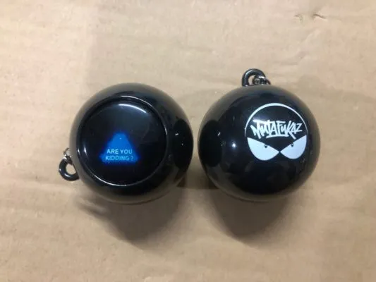 Personalized Magic 8 Ball Keyring – Customizable Answers and Logo
